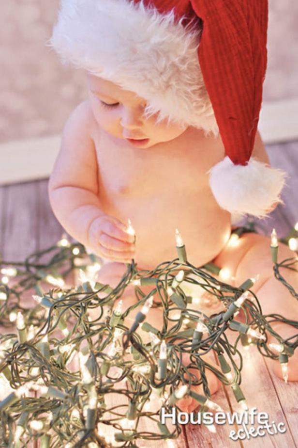 Infant christmas hot sale photoshoot ideas